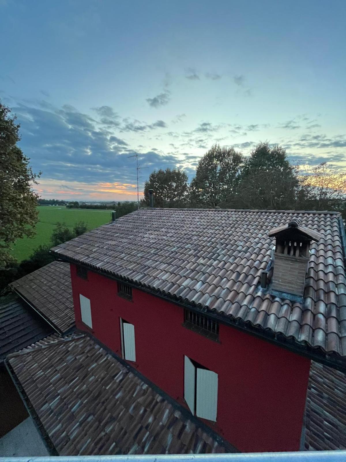 Tenuta Ferrari Cortile Exterior foto